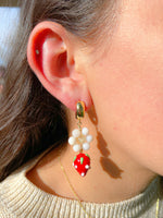 Load image into Gallery viewer, Fresa Earrings
